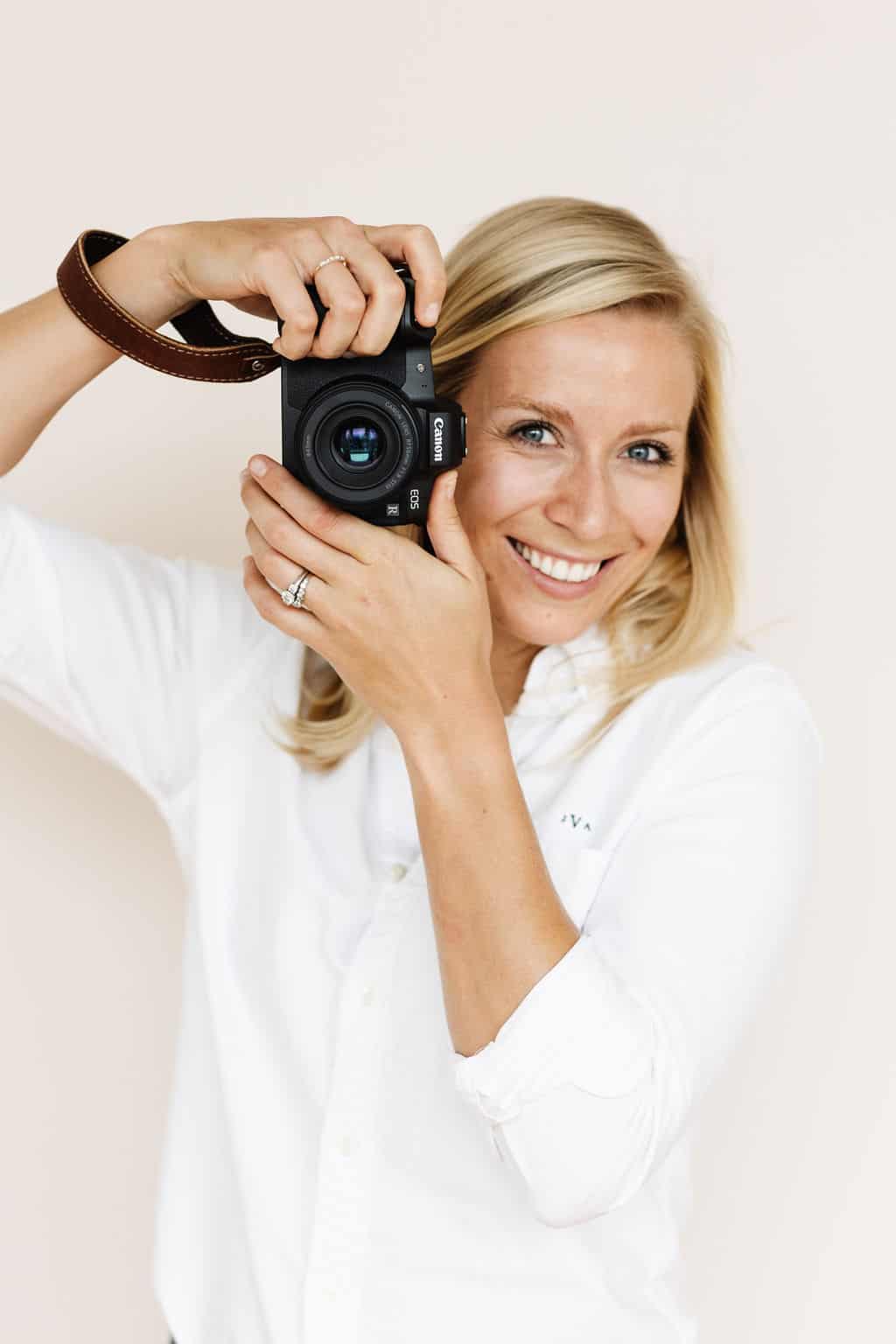 Jessica Vogl holding a camera