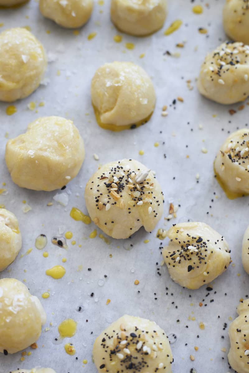 Pretzel bites sprinkled with sea salt and everything bagel seasoning.