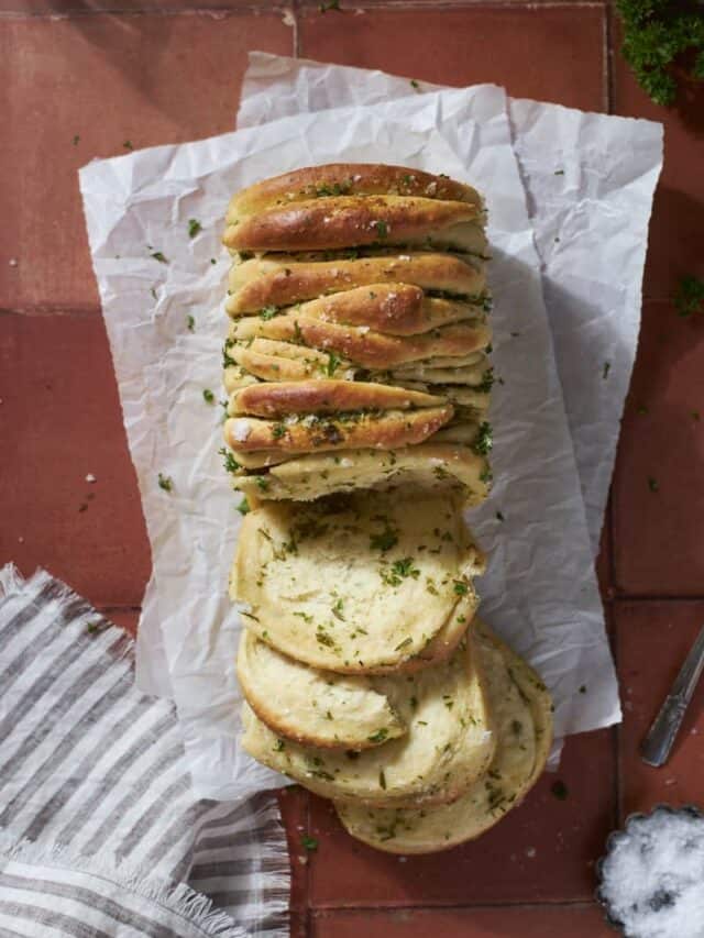 Sourdough Discard Garlic Pull Apart Bread