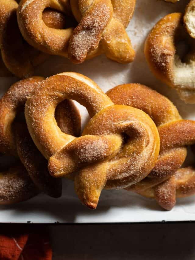 Sourdough Discard Cinnamon Sugar Pretzels