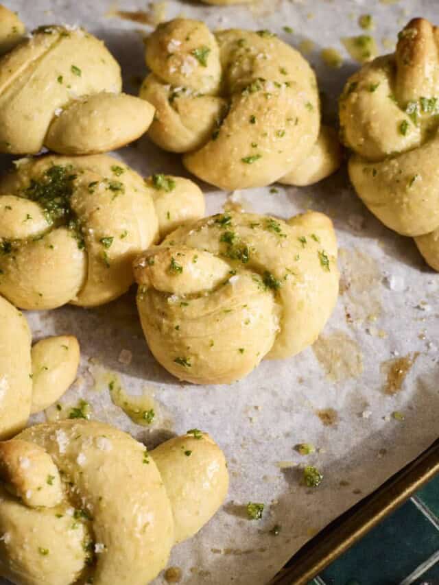 Sourdough Discard Garlic Knots