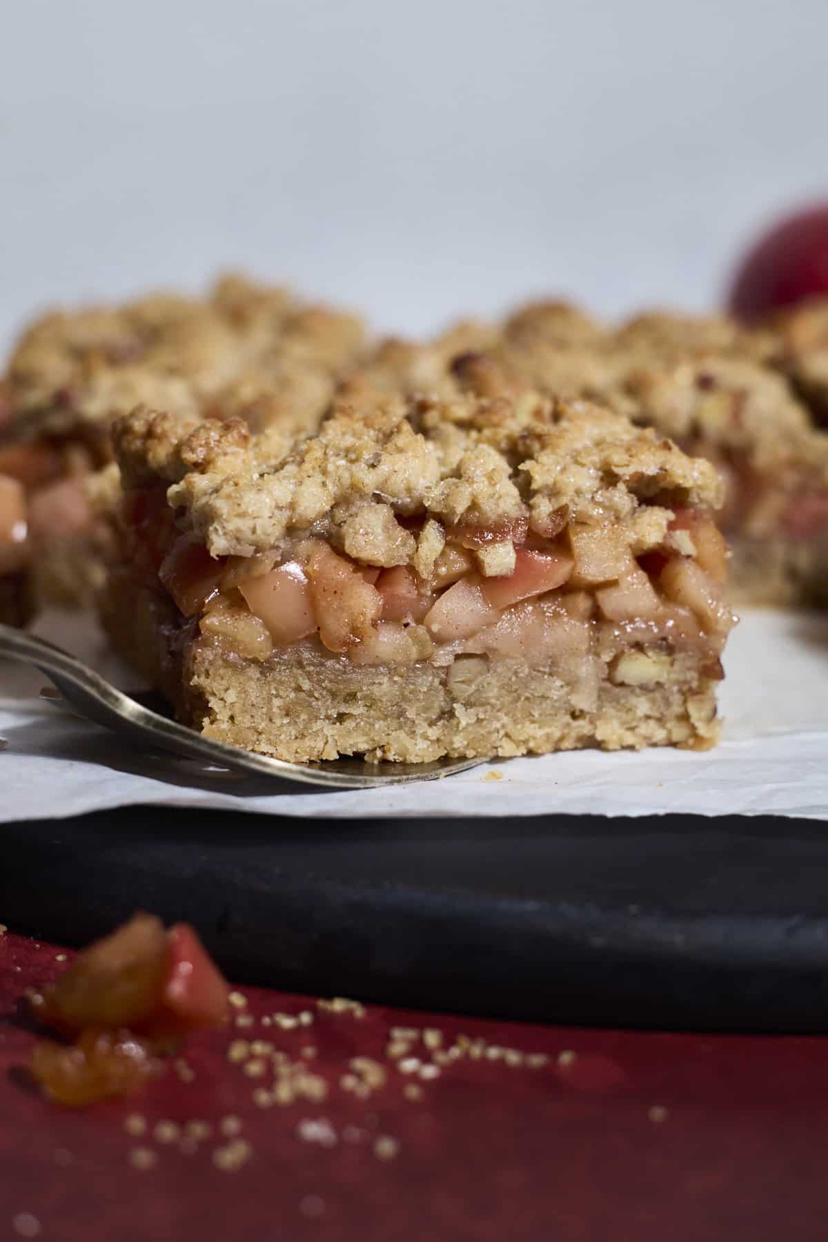 The layers of the apple pie bar.