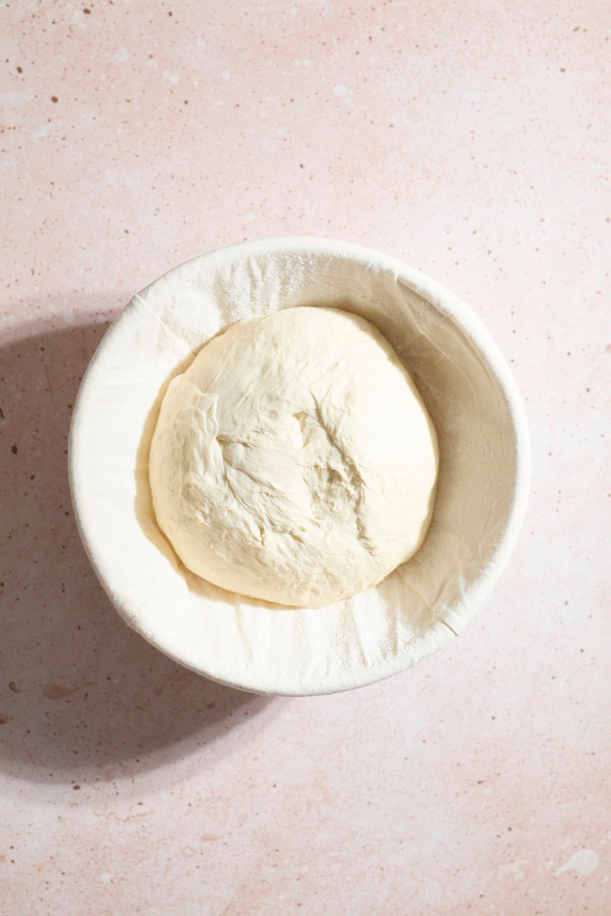 Dough in a banetton.