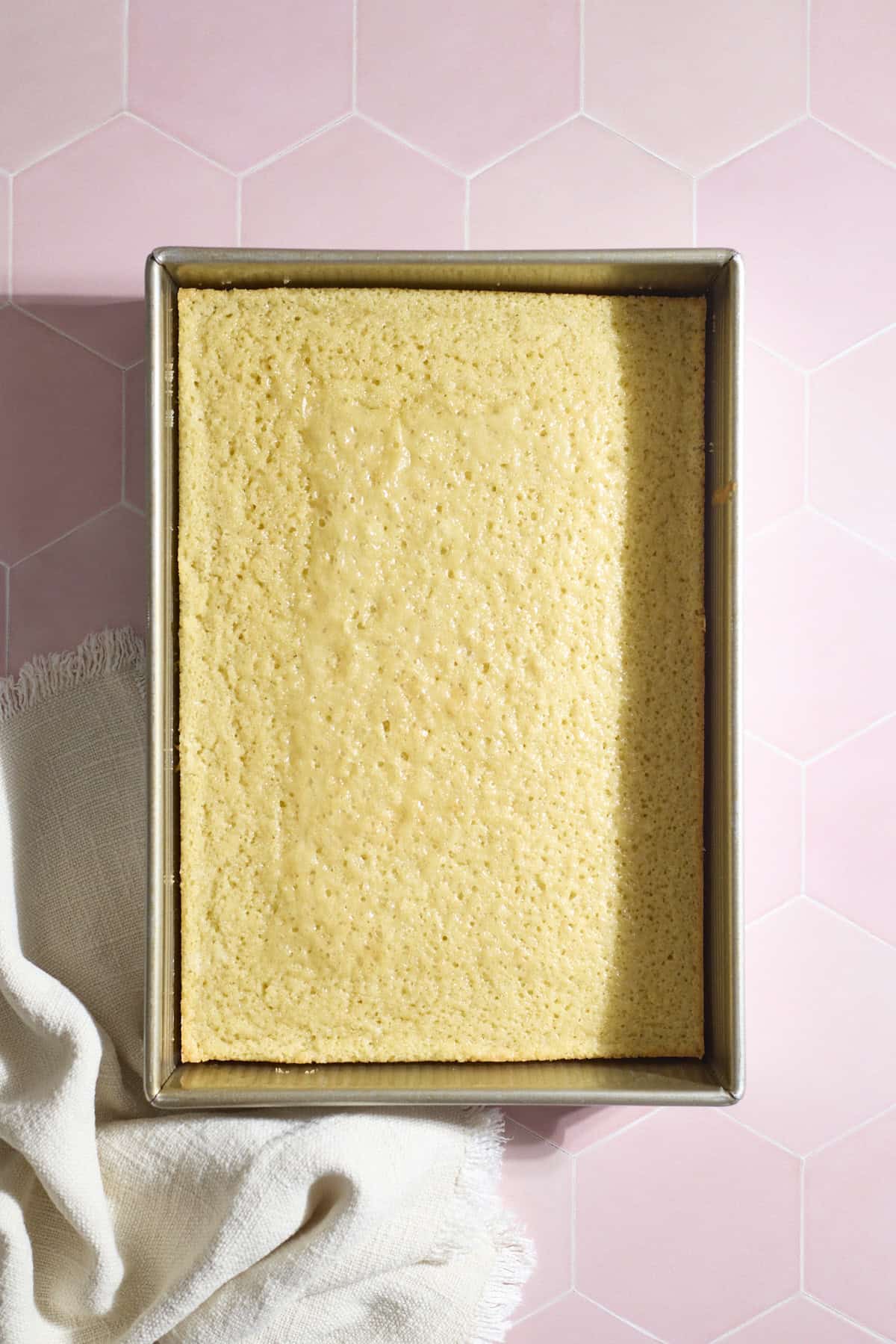 Baked cake in the pan.
